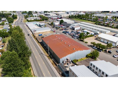 3195 Meadow Ln, Eugene, OR, 97402-6503 | Card Image