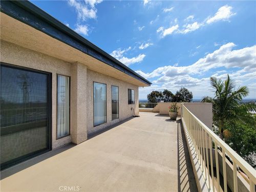 2755 E Hill St, Signal Hill, CA, 90755-3523 | Card Image