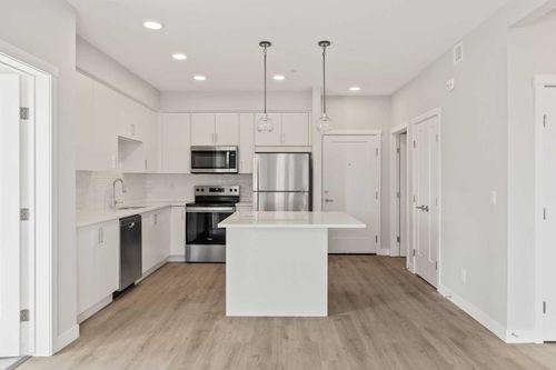 203-700 Shawnee Sq Sw, Calgary, AB, T2Y0Z6 | Card Image