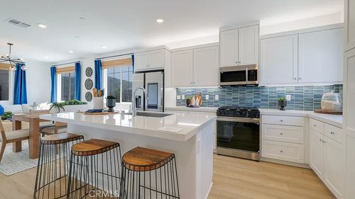 2201 Aneto Way, Santa Paula, CA, 93060-1861 | Card Image