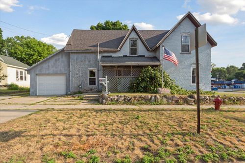 627 S Chestnut St, Reed City, MI, 49677-1303 | Card Image