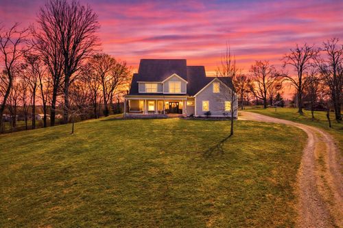 126 Laurelwood Dr, Shelbyville, TN, 37160-2135 | Card Image