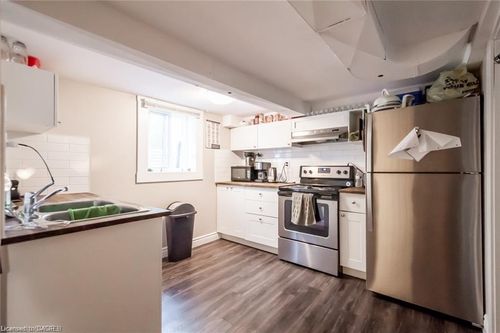 15 Delaware St, Saint Catharines, ON, L2M5L9 | Card Image
