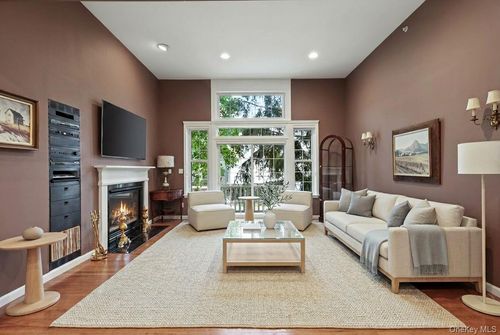 2 Heirloom Ln, Port Chester, NY, 10573-1089 | Card Image