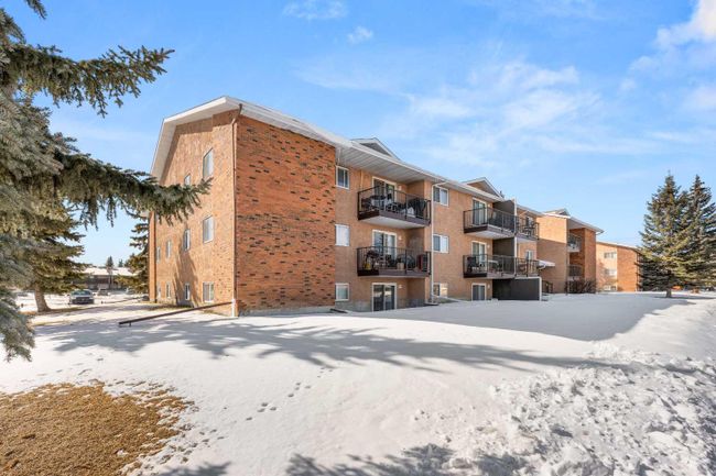 207 - 27 Bennett Street, Home with 2 bedrooms, 1 bathrooms and 1 parking in Red Deer AB | Image 23