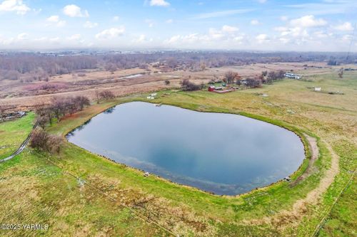 NKA University Pkwy, Yakima, WA, 98901 | Card Image