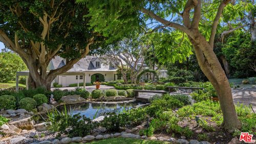 6825 Zumirez Dr, Malibu, CA, 90265-4316 | Card Image