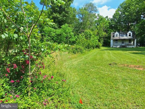 9499 Old Waterloo Rd, WARRENTON, VA, 20186-7540 | Card Image