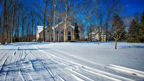 26720 Whispering Willows Dr, New Boston, MI, 48164-9196 | Card Image