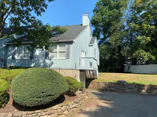 3-3 Valley View Dr, Hamden, CT, 06518-2738 | Card Image