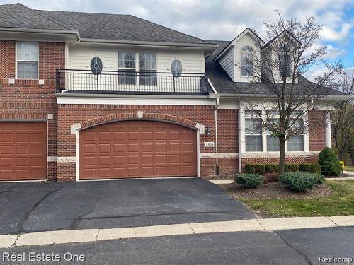 7305 Gateway Dr, West Bloomfield, MI, 48322-3698 | Card Image
