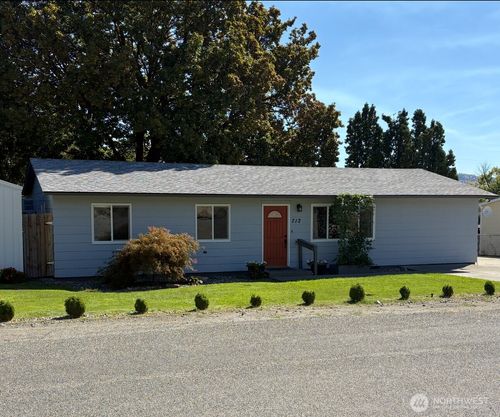 712 Sunrise Dr, Omak, WA, 98841-9311 | Card Image