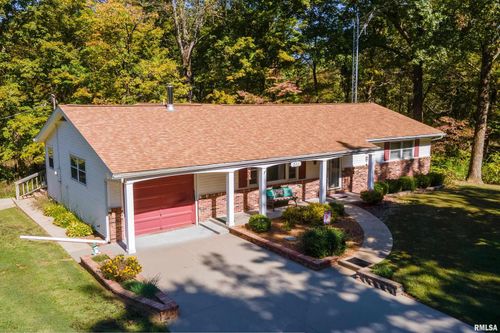 211 Raccoon Valley Rd, Makanda, IL, 62958-2115 | Card Image