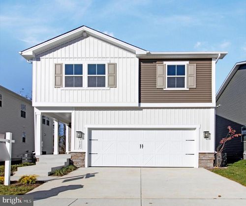 5722 Howard Dr, Glen Burnie, MD, 21061-2033 | Card Image