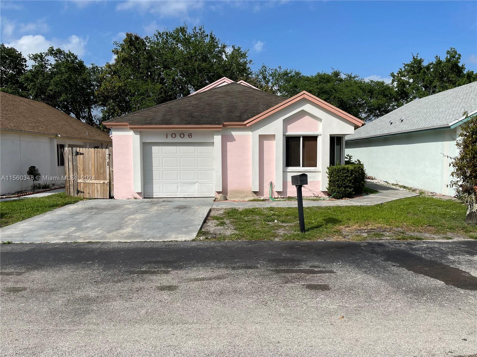 Jasmine Ln, North Lauderdale, FL 33068