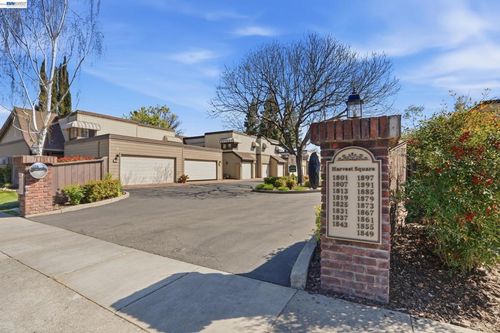 1825 Crestline Rd, Pleasanton, CA, 94566-5457 | Card Image