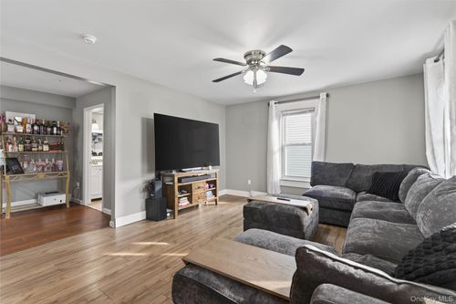 97 Valley Ave, Walden, NY, 12586-1435 | Card Image