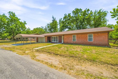 140 E Plum Ave, De Leon, TX, 76444-2728 | Card Image