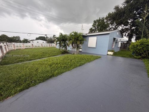 0-16000 Nw 17th Ct, Miami Gardens, FL, 33054-2126 | Card Image