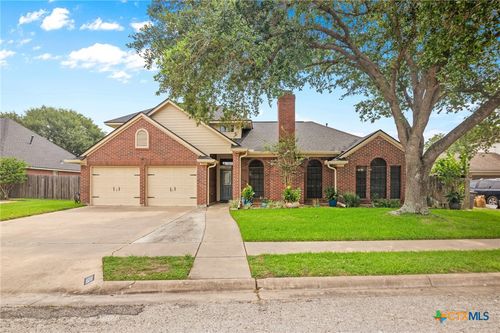 106 Westbrook Dr, Victoria, TX, 77904-3070 | Card Image