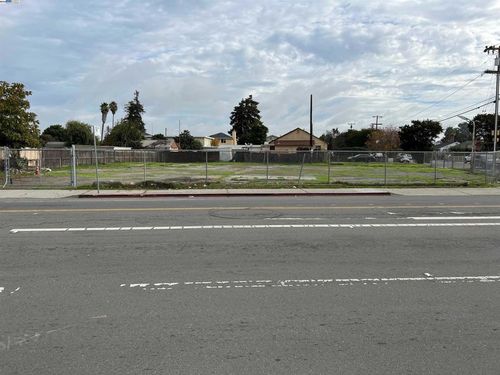 19884 Meekland Ave, Hayward, CA, 94541-1940 | Card Image
