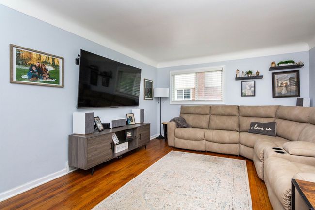 living room | Image 7