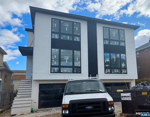 332 12th St, Palisades Park, NJ, 07650-2213 | Card Image