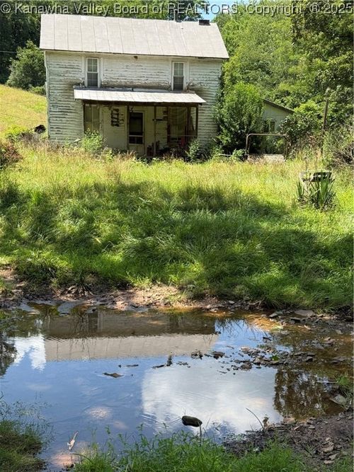 961 Road Run, Elizabeth, WV, 26143-7154 | Card Image