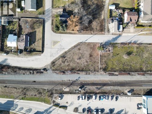 260 Beatty Avenue Nw, Salmon Arm, BC, V1E1W3 | Card Image