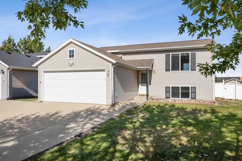 78 Evergreen Cir, West Fargo, ND, 58078-1213 | Card Image