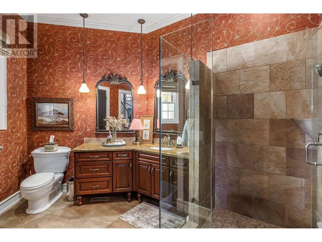 983 Westpoint Dr, House other with 4 bedrooms, 6 bathrooms and 2 parking in Kelowna BC | Image 18