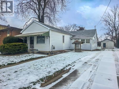 {{alt}} | Card Image