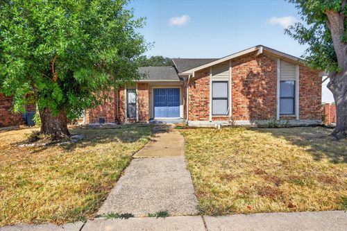 1800 Tree Line Dr, Carrollton, TX, 75007-5220 | Card Image