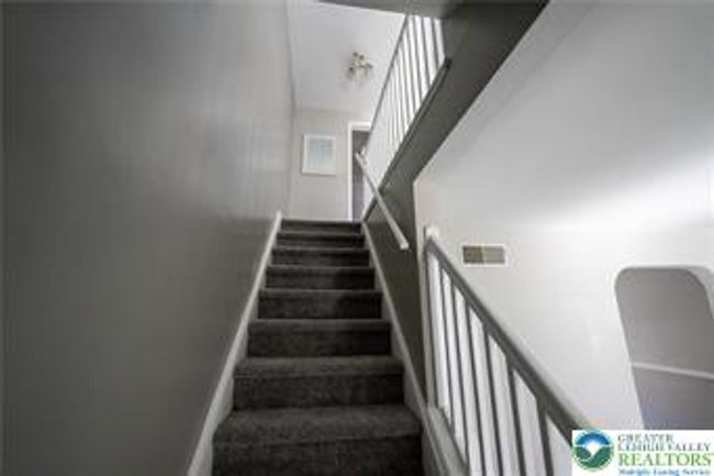 449 E Garrison St, Townhouse with 3 bedrooms, 1 bathrooms and null parking in BETHLEHEM PA | Image 12
