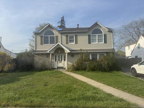 37 Hollow Ln, Levittown, NY, 11756-1202 | Card Image