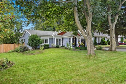 666 Cedar Ave, Burlington, ON, L7T2R5 | Card Image