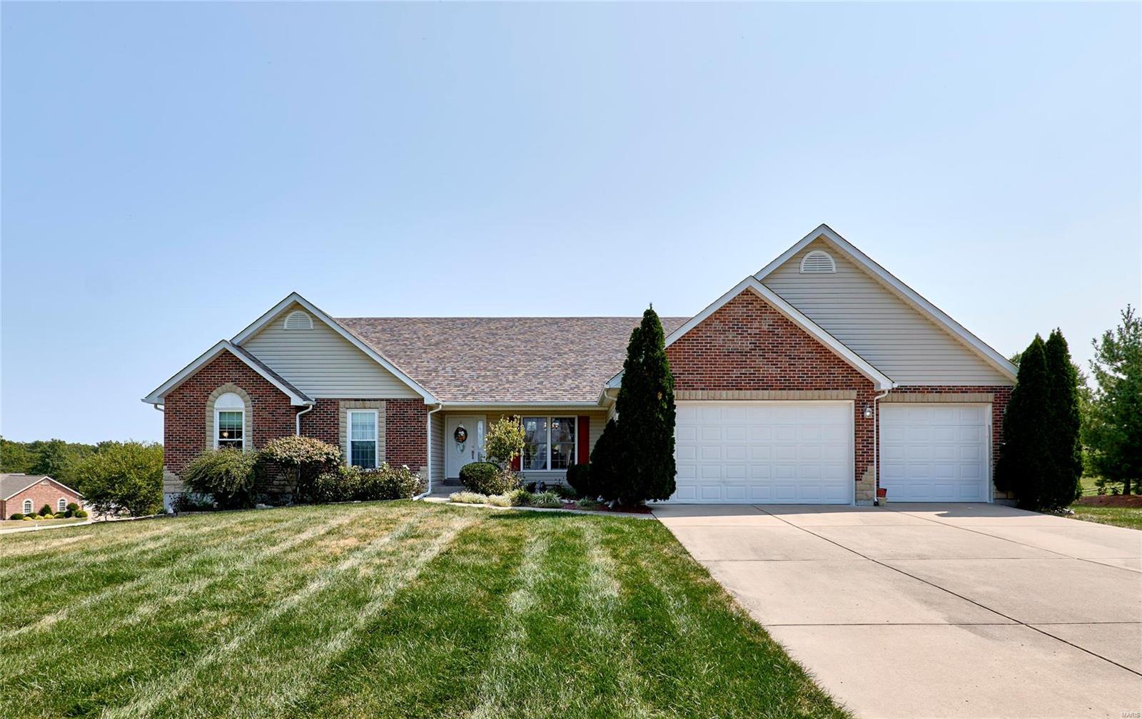 Westborough Dr, Troy, MO 63379