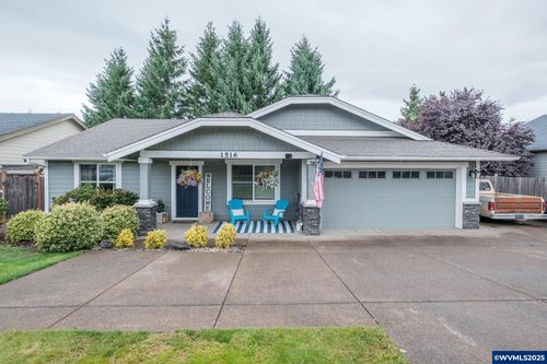 1516 Se Miller Ave, Dallas, OR, 97338-9211 | Card Image