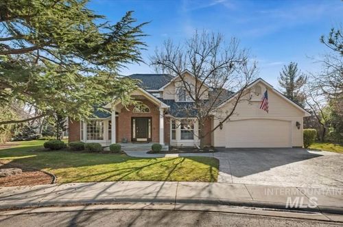 395 E Woodlander Ct, Eagle, ID, 83616-6323 | Card Image