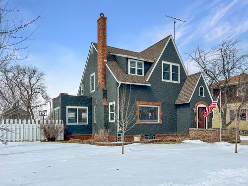 411 2nd St Sw, Wadena, MN, 56482-1412 | Card Image