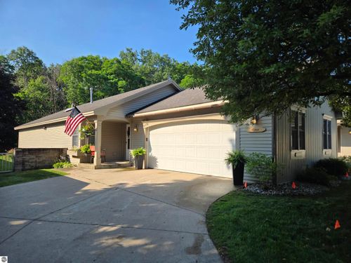 65-1178 Hemingway Ln, Traverse City, MI, 49686-5069 | Card Image