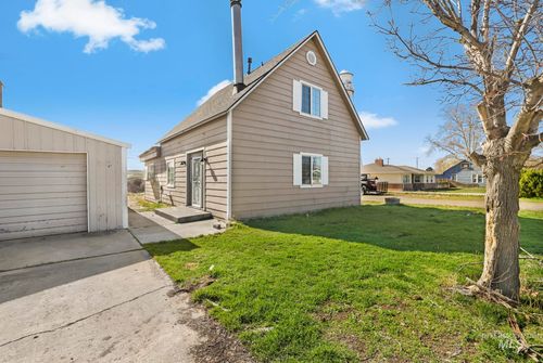 87 E Snake River Ave, Glenns Ferry, ID, 83623-2897 | Card Image