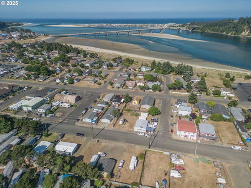 1085--1 Ne Mill St, Waldport, OR, 97394-3020 | Card Image