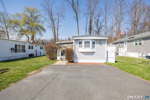 32 Greenlawn Dr, Danbury, CT, 06810-7342 | Card Image