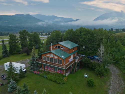 23701 Passburg Dr, Crowsnest Pass, AB, T0K0C0 | Card Image