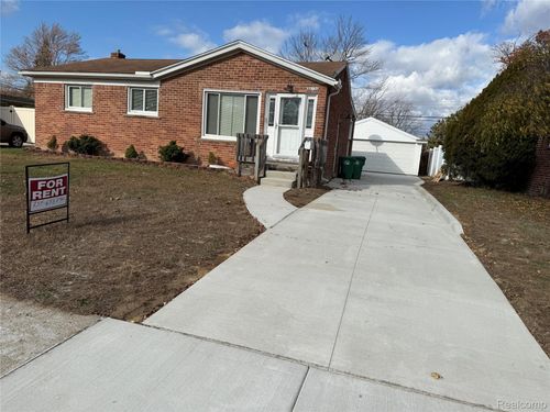 32750 Maplewood St, Garden City, MI, 48135-1689 | Card Image