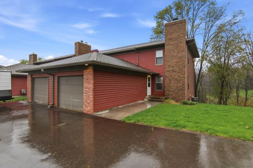 531 Hunter Hill Rd, Hudson, WI, 54016-1866 | Card Image