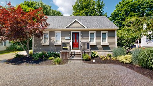 62 Main St, Topsham, ME, 04086-1281 | Card Image
