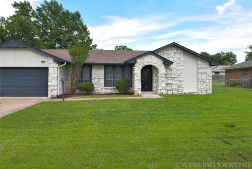 401 Fir Pl, Broken Arrow, OK, 74012-2134 | Card Image