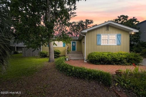 302 Mcglamery St, Oak Island, NC, 28465-8137 | Card Image